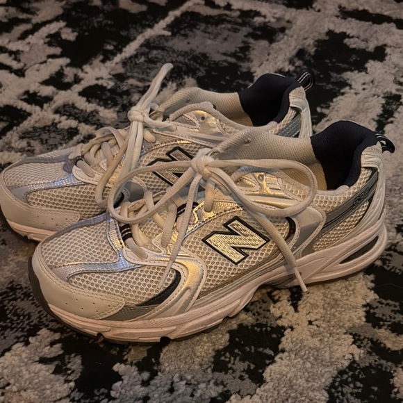 New Balance 530 - Picture 1 of 5
